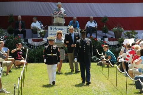Laying The Wreath 3